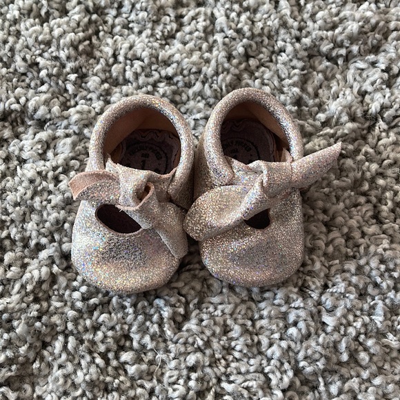 Free People Other - Sparkle baby Mocs